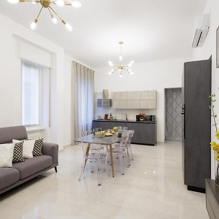 Genoa Lux Apartments With Parking Exterior foto