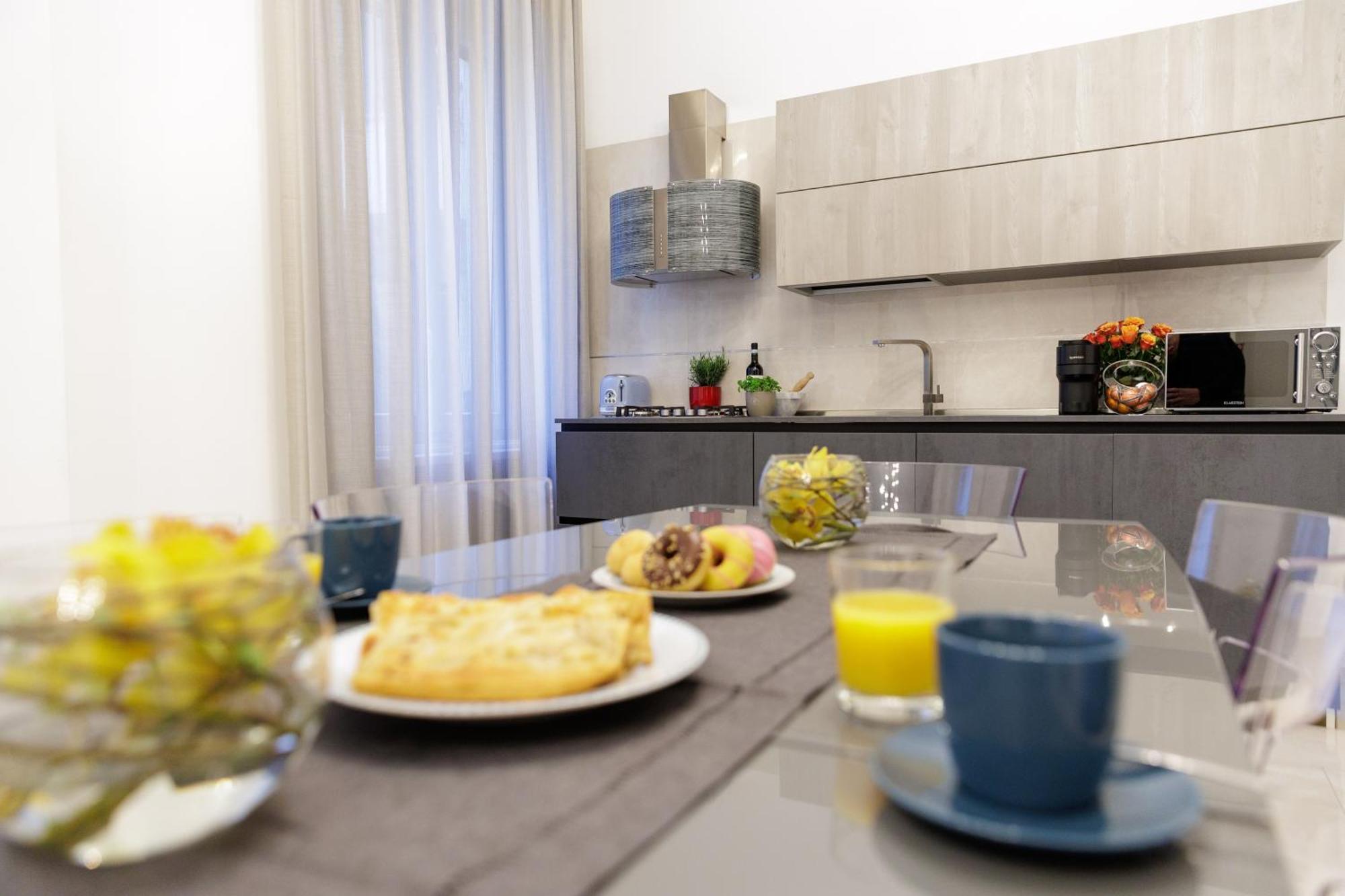 Genoa Lux Apartments With Parking Exterior foto
